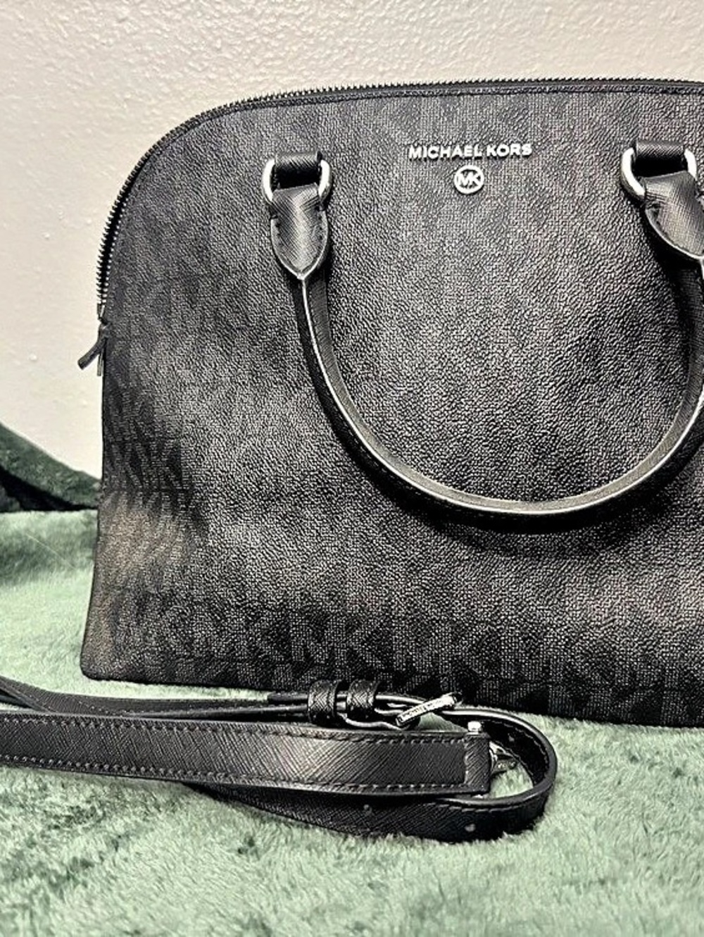 Michael Kors Cindy Large Dome Satchel Black